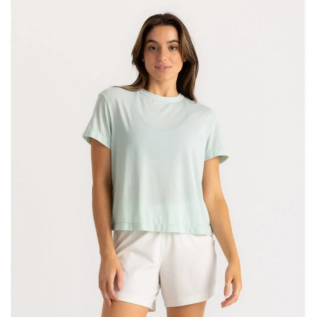 women's relaxed-fit blouses -Women's Elevate Lightweight Tee